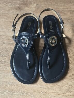 Michael Kors Blue Marine Patent Leather Logo Thong Sandals